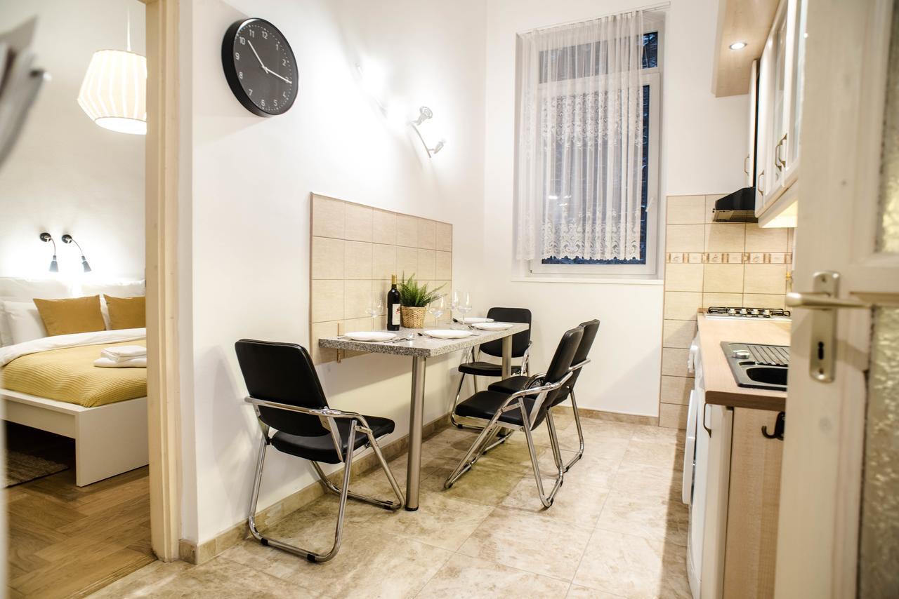 Garden Trees Apartment Budapest Exterior photo